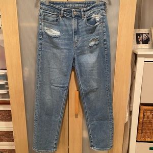 American Eagle Mom Straight Jean